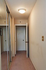 1bdining Roomcondo in La Galleria Highrise(lower Nob Hill) in San Francisco, CA (Photo 5 of 7)