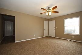This Three Bedroom, One and a Half Bath Has Tremendous Potentia in Florissant, MO (Photo 3 of 10)