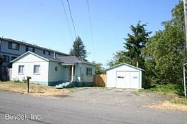 Sunny, 2/2 House with Storage Garage in Eureka, CA