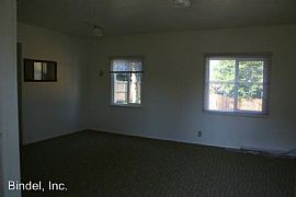 Sunny, 2/2 House with Storage Garage in Eureka, CA (Photo 5 of 7)