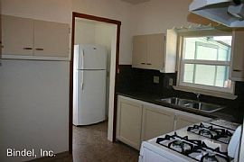 Sunny, 2/2 House with Storage Garage in Eureka, CA (Photo 6 of 7)