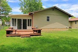 Beautiful 3 Bedroom, 2 Bathroom Tri-Level Town Home  in Castle Rock, CO (Photo 9 of 9)