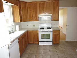 Two Bedroom One Bathroom Single Family House  in San Francisco, CA (Photo 4 of 6)