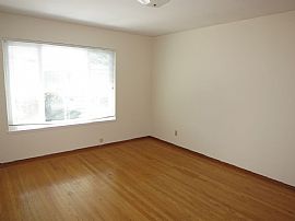 Two Bedroom One Bathroom Single Family House  in San Francisco, CA (Photo 6 of 6)