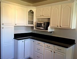 Great Location! Well Maintained Home in Phoenix, AZ (Photo 7 of 10)