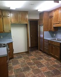 Large Full Brick Home Feels So Private, But Close to Everything in Birmingham, AL (Photo 3 of 7)