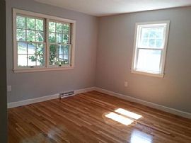 3 Bed, 2.0 Bath, 1512 Sqft, $1,500 in Salem, MA (Photo 10 of 10)
