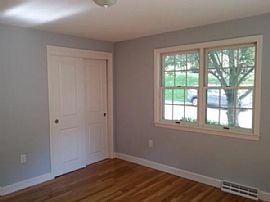 3 Bed, 2.0 Bath, 1512 Sqft, $1,500 in Salem, MA (Photo 6 of 10)