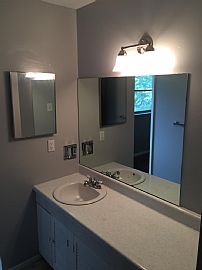 2br/1ba Single Family House2br/1ba Single Family House in Pewaukee, WI (Photo 8 of 8)