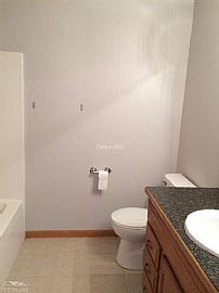  Spacious Unit with Vaulted Ceilings ! All Kitchen Appliances in Lawrence, KS (Photo 7 of 9)