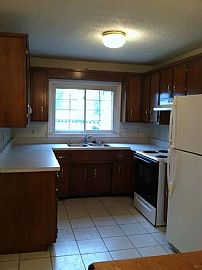 3 Bedroom 2 Bath Home Located Very Close to Ft. Campbell in Clarksville, TN (Photo 4 of 9)