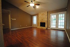 Ready For Immediate Move -In.3 Bedroom 2 Bath Plus 2 Car Garage in Austin, TX (Photo 3 of 12)