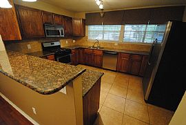 Ready For Immediate Move -In.3 Bedroom 2 Bath Plus 2 Car Garage in Austin, TX (Photo 4 of 12)