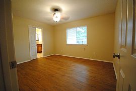 Ready For Immediate Move -In.3 Bedroom 2 Bath Plus 2 Car Garage in Austin, TX (Photo 5 of 12)