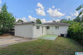 Don'T Miss This Charming Home in Crestwood in Birmingham, AL (Photo 8 of 8)