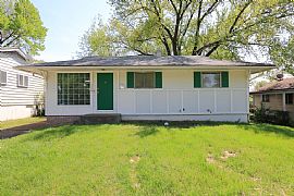3 Bedroom, 1 Bathroom Home Is Located in Riverview  in Saint Louis, MO
