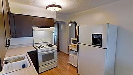 Cozy 1.5 Story House in Quiet, Residential Neighborhood  in Chicago, IL (Photo 5 of 11)