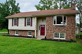 New Carpet. New Windows. New Roof. Fresh Paint. House in Florence, KY