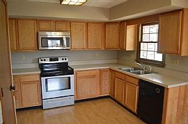 New Carpet. New Windows. New Roof. Fresh Paint. House in Florence, KY (Photo 2 of 6)