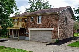 New Carpet. New Windows. New Roof. Fresh Paint. House in Florence, KY (Photo 5 of 6)