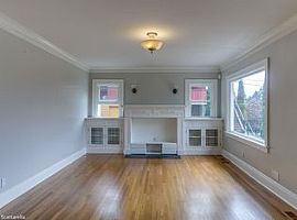  Home Has Three Bedrooms and 1.5 Bathrooms in Portland, OR (Photo 3 of 5)