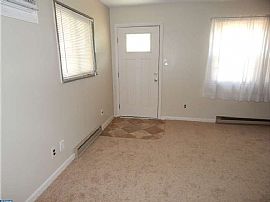 3 Br / 1 Ba Ranch with Eat in Kitchen and Rear Family Room  in Dover, DE (Photo 4 of 10)