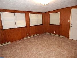 3 Br / 1 Ba Ranch with Eat in Kitchen and Rear Family Room  in Dover, DE (Photo 8 of 10)