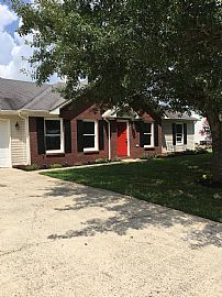 Beautifully Renovated 3 Bed/2 Bath in Huntsville, AL
