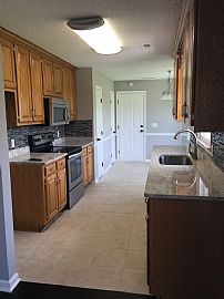 Beautifully Renovated 3 Bed/2 Bath in Huntsville, AL (Photo 4 of 6)