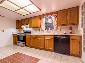 Cozy 3 Bedroom 2 Bath  in Gainesville, FL (Photo 3 of 6)