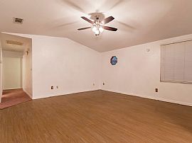 Cozy 3 Bedroom 2 Bath  in Gainesville, FL (Photo 4 of 6)