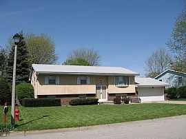 Exceptional 4 Br, 2.5 Bath Home in Normal, IL