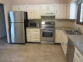 Exceptional 4 Br, 2.5 Bath Home in Normal, IL (Photo 3 of 6)