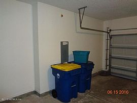 Desirable Lovely Home 4 Beds 2 Baths/2 Cars Parke in Jacksonville, FL (Photo 10 of 11)