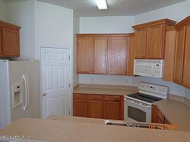 Desirable Lovely Home 4 Beds 2 Baths/2 Cars Parke in Jacksonville, FL (Photo 3 of 11)