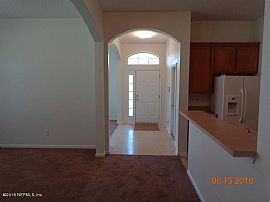 Desirable Lovely Home 4 Beds 2 Baths/2 Cars Parke in Jacksonville, FL (Photo 4 of 11)
