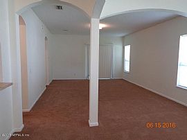 Desirable Lovely Home 4 Beds 2 Baths/2 Cars Parke in Jacksonville, FL (Photo 5 of 11)