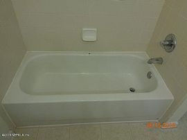 Desirable Lovely Home 4 Beds 2 Baths/2 Cars Parke in Jacksonville, FL (Photo 8 of 11)