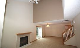 Gorgeous Two-Story Villa Home Is in a Lovely Neighborhood in Farmington, MN (Photo 2 of 8)