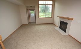 Gorgeous Two-Story Villa Home Is in a Lovely Neighborhood in Farmington, MN (Photo 3 of 8)