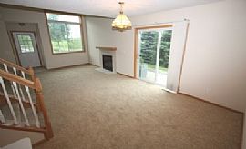 Gorgeous Two-Story Villa Home Is in a Lovely Neighborhood in Farmington, MN (Photo 4 of 8)