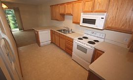 Gorgeous Two-Story Villa Home Is in a Lovely Neighborhood in Farmington, MN (Photo 5 of 8)