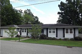 Lovely One Floor Plan Minutes From Downtown,  in Charleston, WV