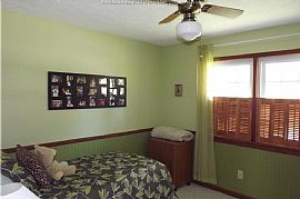 Lovely One Floor Plan Minutes From Downtown,  in Charleston, WV (Photo 6 of 7)