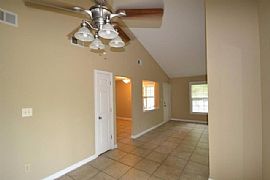 Beautiful Home 3beds,2baths in a Quiet Neighborhood in Lexington, KY (Photo 2 of 12)