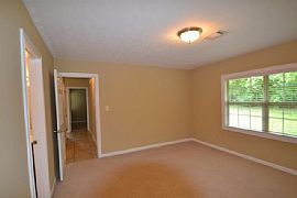 Beautiful Home 3beds,2baths in a Quiet Neighborhood in Lexington, KY (Photo 4 of 12)