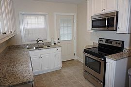 Great Spacious 4 Bedrooms and 2.0 Bathrooms  in Lexington, KY (Photo 3 of 10)