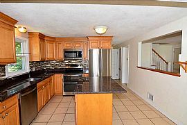 Exceptional 4 Br, 2bath Home in Cranston, RI (Photo 2 of 8)