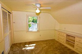 Exceptional 4 Br, 2bath Home in Cranston, RI (Photo 6 of 8)