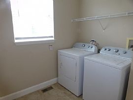 4 Bed, 2.5 Bath, 2613 Sqft, $1,350 in Bolingbrook, IL (Photo 12 of 12)